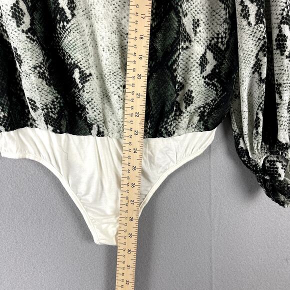 Buddy Love Jackie Snake Print Bodysuit Womens Small Gray Balloon Long Sleeve NWT - Picture 8 of 14